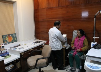 Amritsar-eye-clinic-Eye-hospitals-Clock-tower-dehradun-Uttarakhand-2