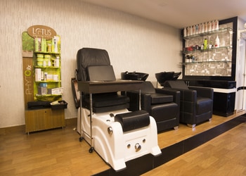 Avenue-hair-beauty-family-salon-Beauty-parlour-Vizag-Andhra-pradesh-2