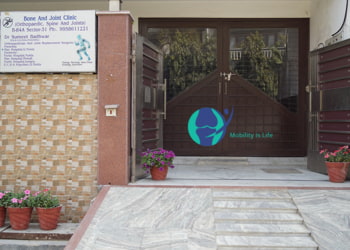 Bone-and-joint-clinic-Orthopedic-surgeons-Botanical-garden-noida-Uttar-pradesh-1