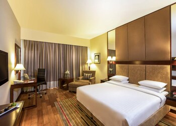 Courtyard-by-marriott-5-star-hotels-Ahmedabad-Gujarat-2