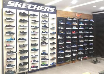 Deepak-shoooz-Shoe-store-Jalgaon-Maharashtra-3