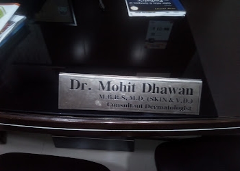 Dhawan-dermatology-clinic-Dermatologist-doctors-Zirakpur-Punjab-2