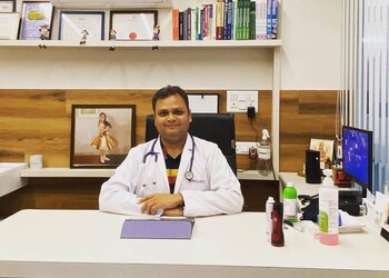 Dr-anshul-mittal-Child-specialist-pediatrician-Jaipur-Rajasthan-1