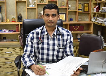 Dr-arvind-gupta-Neurologist-doctors-Thatipur-gwalior-Madhya-pradesh-1