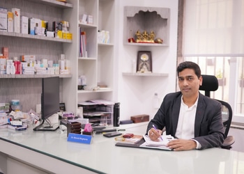 Dr-bharat-singhania-Dermatologist-doctors-Raipur-Chhattisgarh-1
