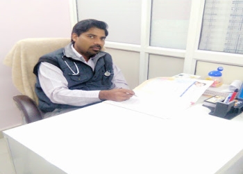Dr-devendra-singhal-Child-specialist-pediatrician-Ghaziabad-Uttar-pradesh-1