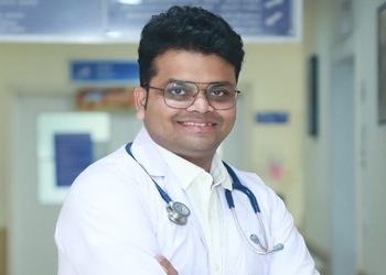 Dr-gunjesh-kumar-singh-Cancer-specialists-oncologists-Ratu-ranchi-Jharkhand-1