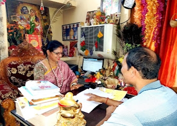 Dr-jayanti-mohapatra-Palmists-Acharya-vihar-bhubaneswar-Odisha-2