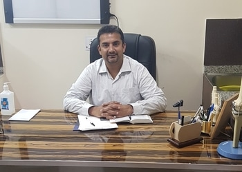 Dr-mrinal-sharma-Orthopedic-surgeons-Sector-37-noida-Uttar-pradesh-2