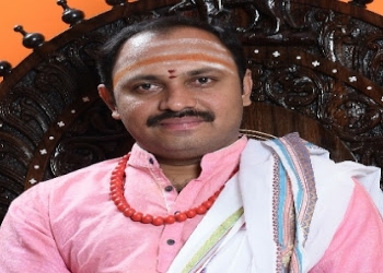 Dr-muguru-madhudixith-guruji-Vastu-consultant-Jayalakshmipuram-mysore-Karnataka-1