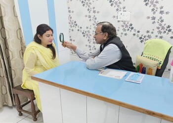 Dr-r-k-singhal-Dermatologist-doctors-Meerut-Uttar-pradesh-2