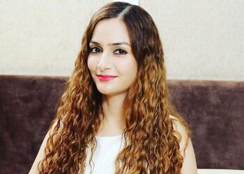 Dr-reena-sharma-Hair-transplant-surgeons-Sector-52-noida-Uttar-pradesh-1