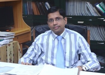 Dr-sandeep-kulkarni-Gastroenterologists-Warje-pune-Maharashtra-1