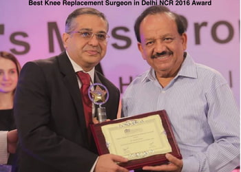 Dr-sanjay-gupta-Orthopedic-surgeons-Botanical-garden-noida-Uttar-pradesh-3