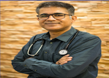 Dr-siddhartha-gogia-pediatrician-child-specialist-kids-doctor-vaccination-doctor-gurugram-Child-specialist-pediatrician-Gurugram-Haryana-2