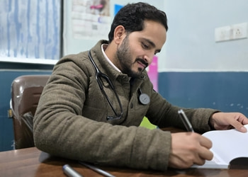 Dr-surjeet-kumar-Child-specialist-pediatrician-Jammu-Jammu-and-kashmir-1