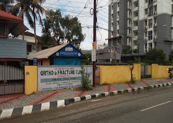 Dr-thomas-mathew-ortho-and-fracture-clinic-Orthopedic-surgeons-Ernakulam-Kerala-1