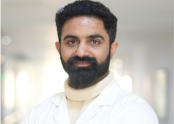 Dr-udit-kapoor-Orthopedic-surgeons-Sector-28-faridabad-Haryana-1