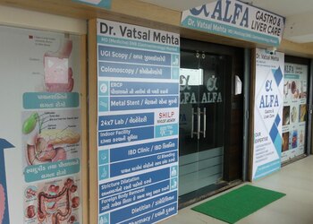 Dr-vatsal-mehta-Gastroenterologists-Sabarmati-ahmedabad-Gujarat-2