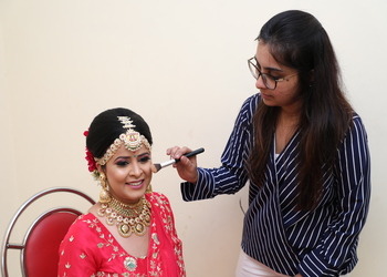 Essa-studio-academy-Makeup-artist-Powai-mumbai-Maharashtra-2