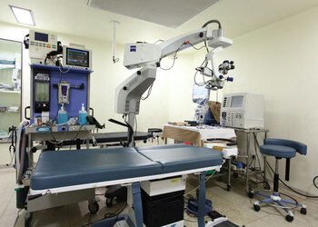 Eye7-chaudhary-eye-centre-Eye-hospitals-Lajpat-nagar-delhi-Delhi-3