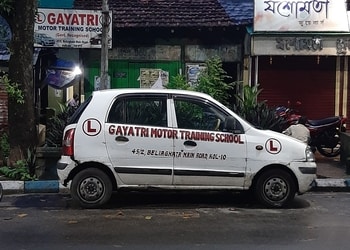 Gayatri-motor-training-school-Driving-schools-Kolkata-West-bengal-1