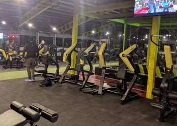 Golds-gym-Gym-Dalgate-srinagar-Jammu-and-kashmir-3