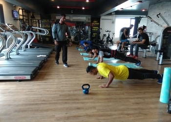 Golds-gym-Gym-Jorhat-Assam-3