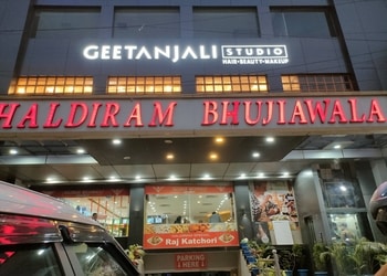 Haldiram-bhujiawala-Pure-vegetarian-restaurants-George-town-allahabad-prayagraj-Uttar-pradesh-1