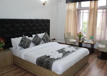 Hill-star-holidays-Travel-agents-Madhyamgram-West-bengal-2