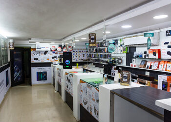 Hiral-mobile-Mobile-stores-Surat-Gujarat-2