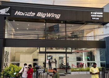 Honda-bigwing-Motorcycle-dealers-Palarivattom-kochi-Kerala-1