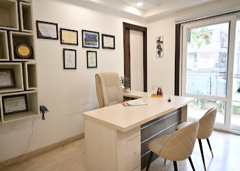 Influennz-skin-hair-clinic-Dermatologist-doctors-New-delhi-Delhi-1