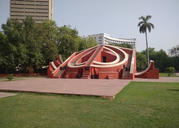 Jantar-mantar-Tourist-attractions-New-delhi-Delhi-1