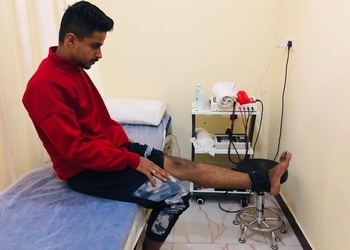 Kr-physiotherapy-rehabilitation-clinic-Physiotherapists-Sector-34-noida-Uttar-pradesh-2