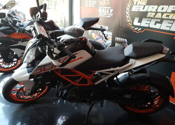 Ktm-husqvarna-Motorcycle-dealers-Karnal-Haryana-2