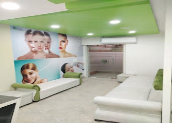 La-fameux-derma-Dermatologist-doctors-Noida-Uttar-pradesh-2