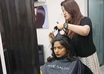 Lakme-salon-Beauty-parlour-Ajni-nagpur-Maharashtra-3