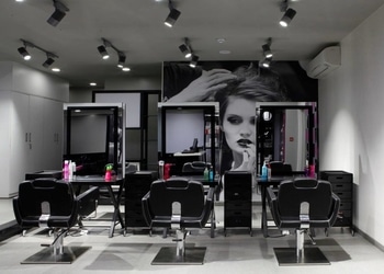 Lakme-salon-Beauty-parlour-Bank-more-dhanbad-Jharkhand-2