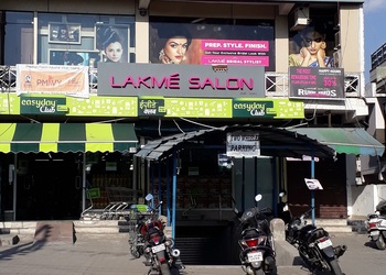 Lakme-salon-Beauty-parlour-Dehradun-Uttarakhand-1