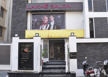 Lakme-salon-Beauty-parlour-Dhantoli-nagpur-Maharashtra-1