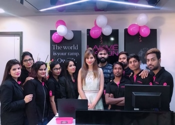 Lakme-salon-Beauty-parlour-Gaya-Bihar-2