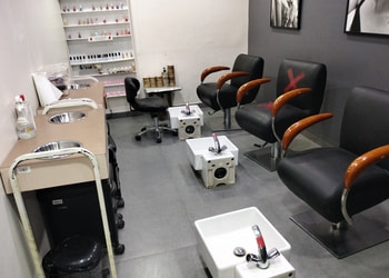 Lakme-salon-Beauty-parlour-Usmanpura-ahmedabad-Gujarat-2