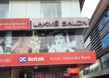 Lakme-salon-thrissur-Beauty-parlour-Ayyanthole-thrissur-trichur-Kerala-1