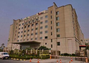 Lemon-tree-premier-4-star-hotels-New-delhi-Delhi-1