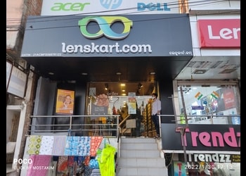 Lenskartcom-Opticals-Buxi-bazaar-cuttack-Odisha-1