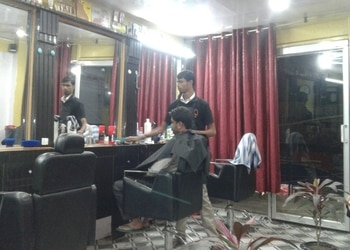 Looks-mens-parlour-Beauty-parlour-Saharsa-Bihar-2