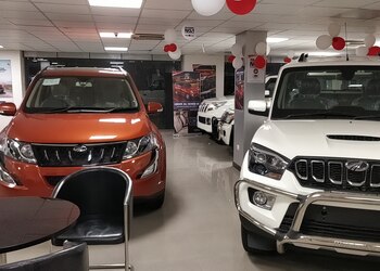 Mahindra-amit-automobiles-Car-dealer-Bhagalpur-Bihar-2