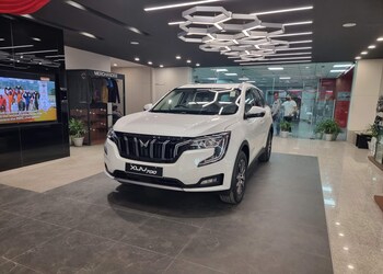 Mahindra-dada-motors-Car-dealer-Ludhiana-Punjab-3