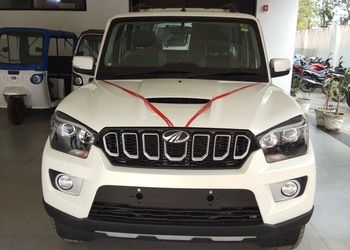 Mahindra-kamlesh-autowheels-Car-dealer-Firozabad-Uttar-pradesh-3